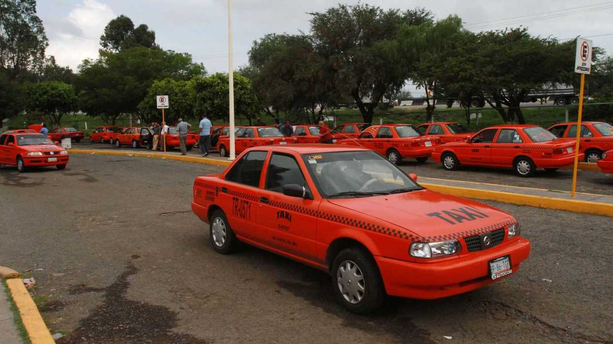 Taxistas alteran las tarifas entre un 15 a un 40 por ciento.
