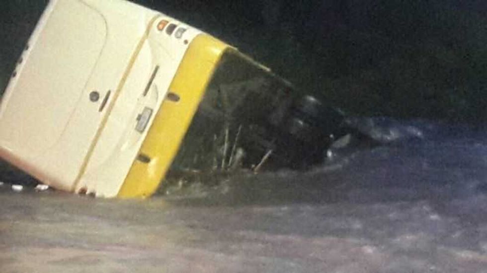 taxivan arrastrado rio san juan 1