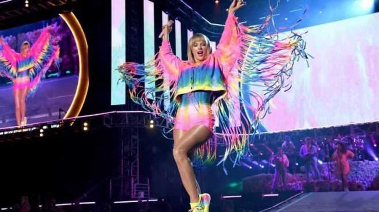 taylor-swift-alza-la-voz-contra-la-homofobia-en-video-con-katy-perry