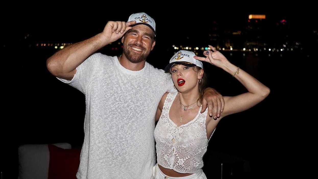Taylor Swift y Travis Kelce durante su boda en Nueva York, una ceremonia privada cuyos detalles comenzaron a conocerse días después del enlace.