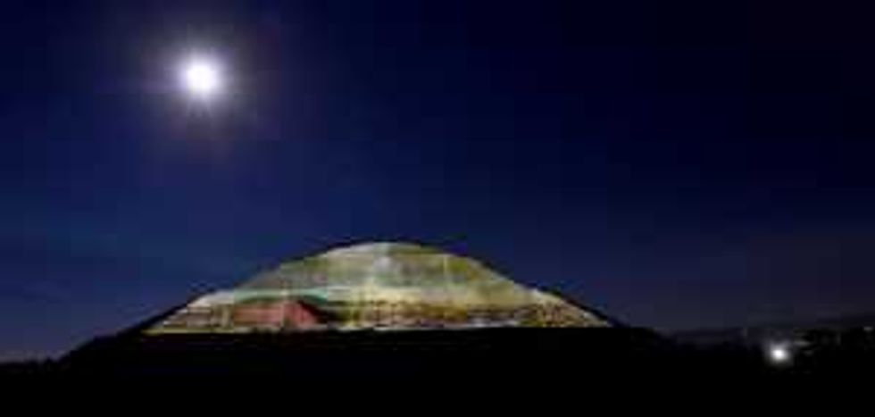 teotihuacan nocturno 1