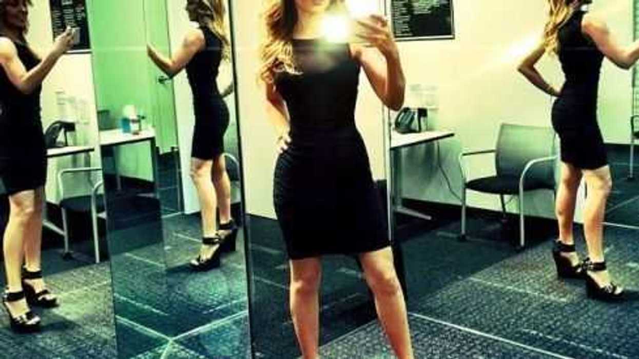 Thalía regresa a sus proyectos en el mundo de la moda, y más que emocionada por el lanzamiento de su colección de ropa Thalía Sodi.