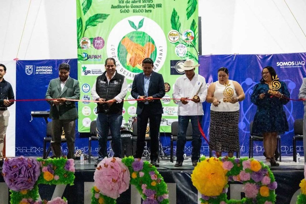 To\u00f1o P\u00e9rez, director de JAPAM, durante ponencia Ra\u00edces del Agua en Cuarto Foro de Sustentabilidad UAQ San Juan del R\u00edo