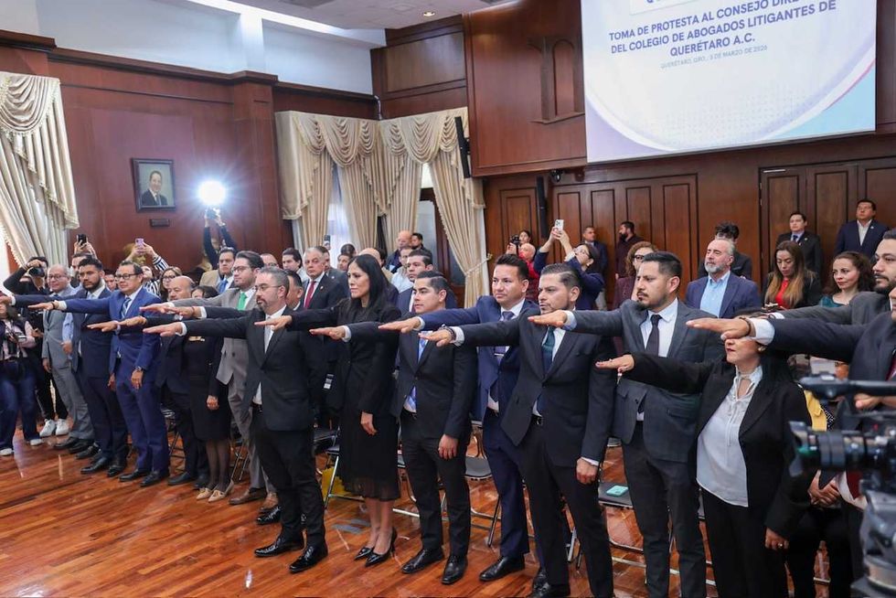 Toma de protesta del nuevo Consejo Directivo del Colegio de Abogados Litigantes de Quer\u00e9taro encabezado por Omar Espino Zaraz\u00faa
