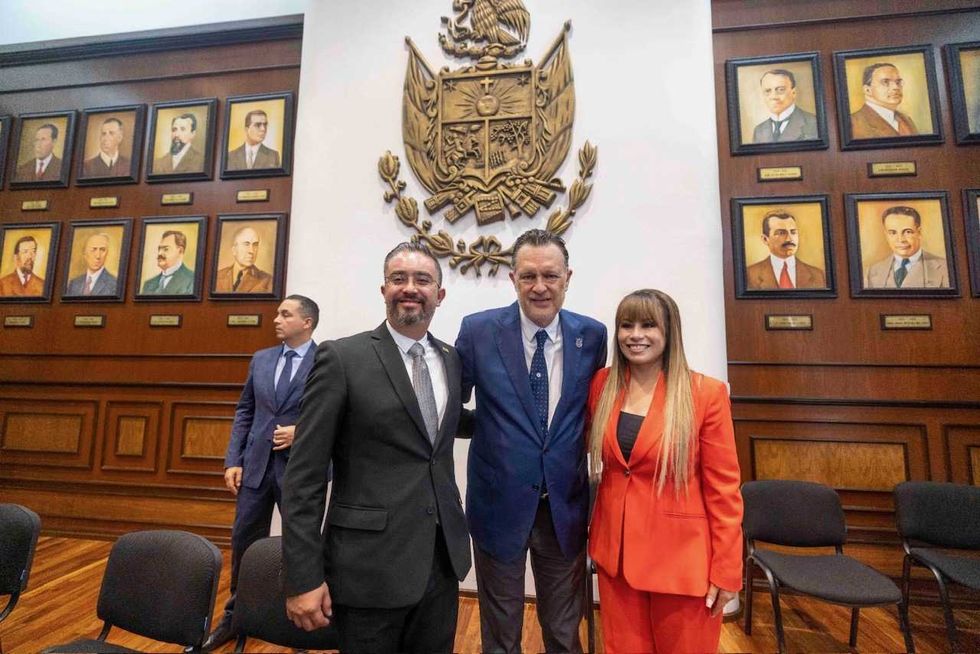 Toma de protesta del nuevo Consejo Directivo del Colegio de Abogados Litigantes de Quer\u00e9taro encabezado por Omar Espino Zaraz\u00faa