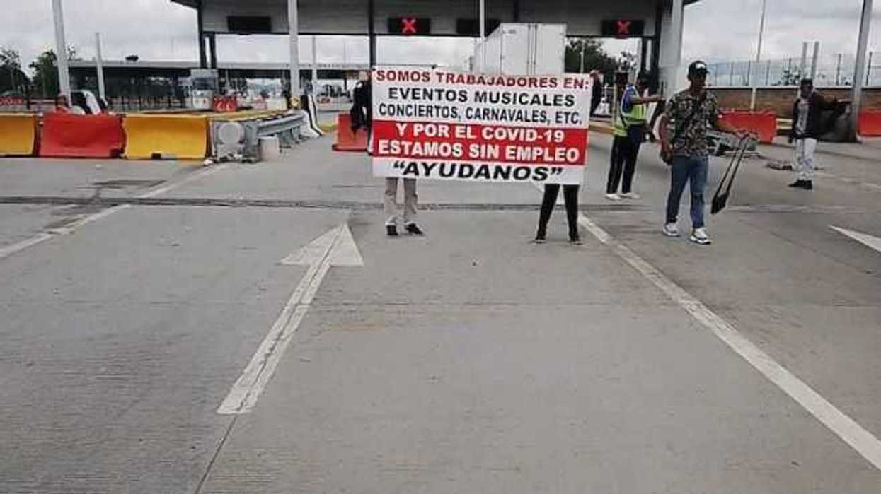 toman-caseta-peaje-palmillas-1