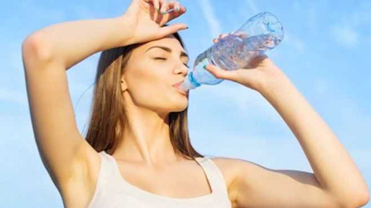 tomar-agua-vital-ante-altas-temperaturas