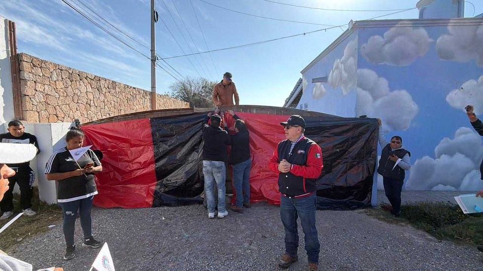 Trabajadores de Vi\u00f1edos La Redonda durante la huelga por adeudo salarial en Ezequiel Montes Quer\u00e9taro exigen pago de salarios
