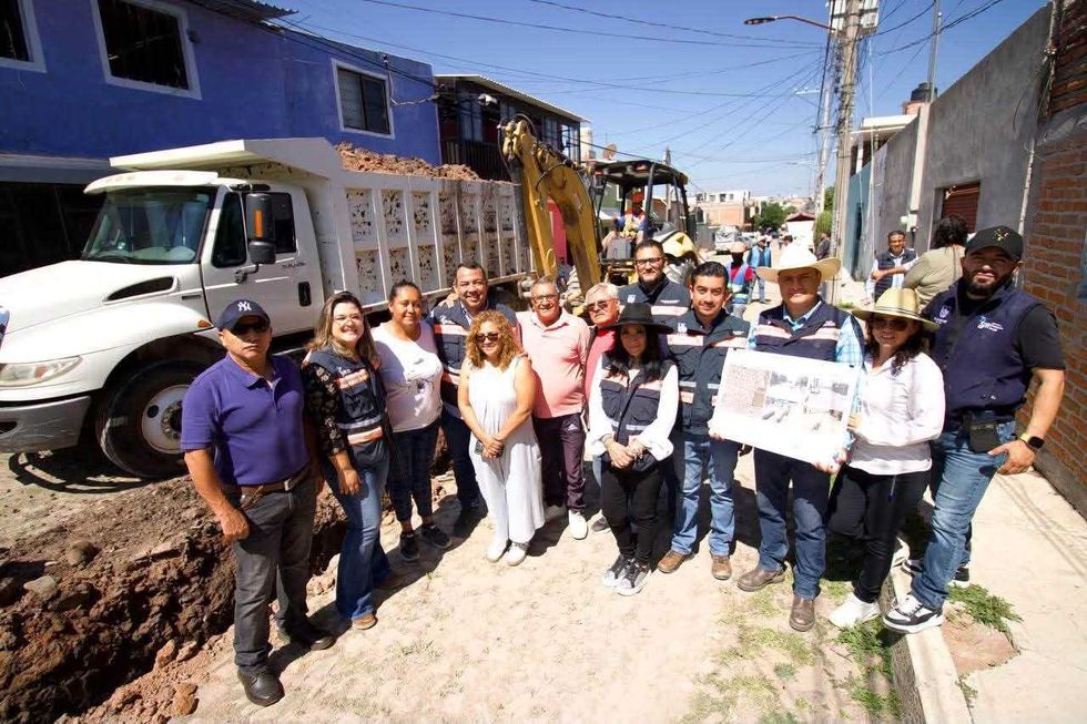 Trabajos de excavaci\u00f3n y empedrado en calle Aguascalientes, Colonia M\u00e9xico, San Juan del R\u00edo, 2026