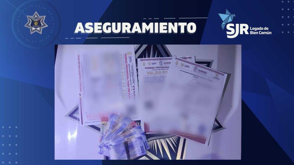 Tractocamiones con cisterna asegurados por la Polic\u00eda Municipal de San Juan del R\u00edo en operativo contra huachicoleros en carretera 57 Quer\u00e9taro