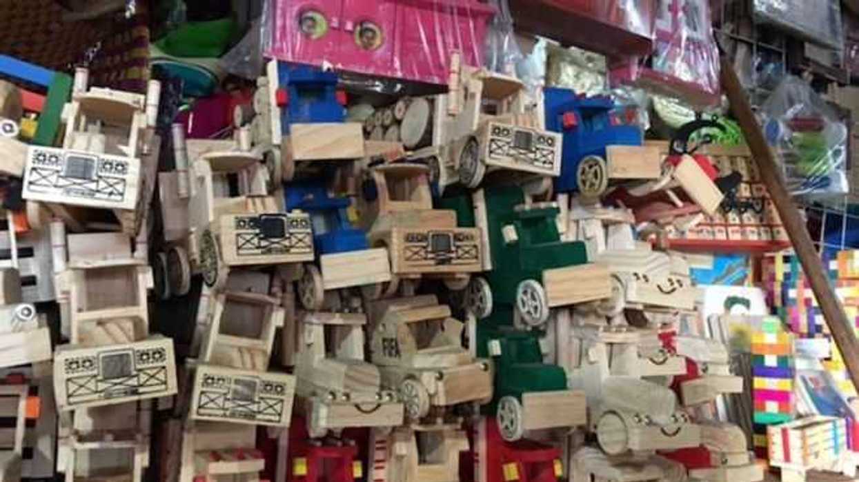 Tradición de juguetes de madera prevalece aún en Chiapas.