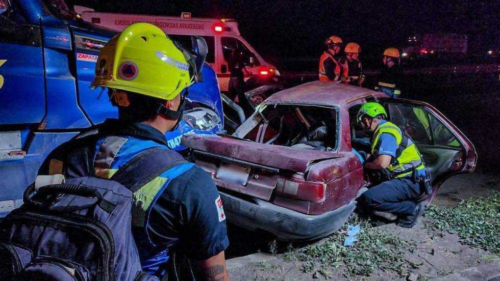 Trágico Accidente en la Carretera 57 Deja un Fallecido y una Persona Herida. Foto: Facebook/Protección Civil del Municipio de Querétaro.