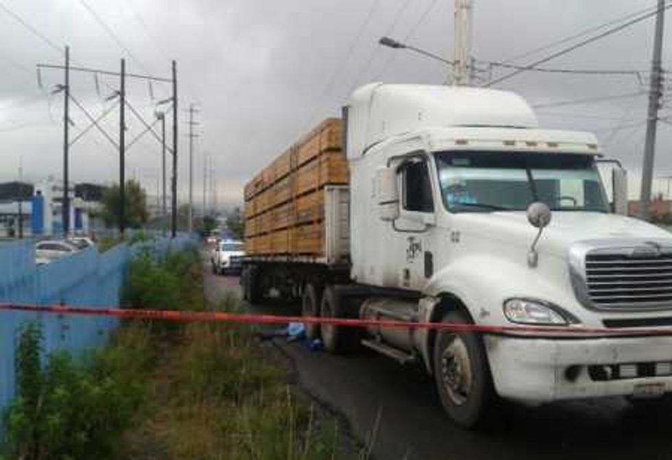 trailer-aplasta-trabajador-kimberly-2