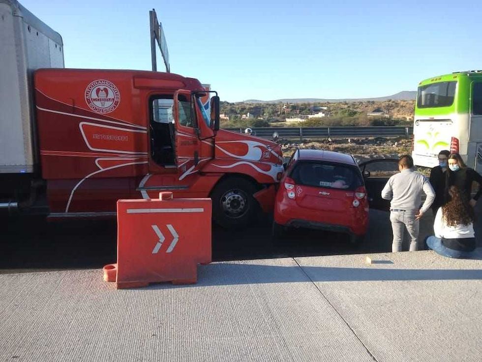 trailer arrastra vehiculo