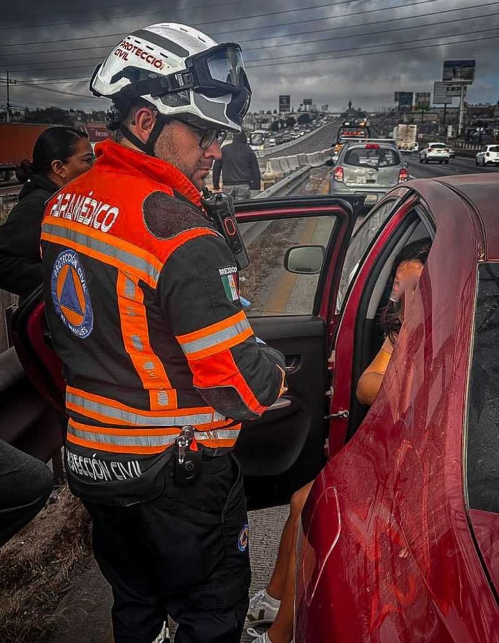 Tráiler impacta a vehículo en la México-Querétaro. Foto: Ilustrativa/ Facebook/Protección Civil El Marqués.