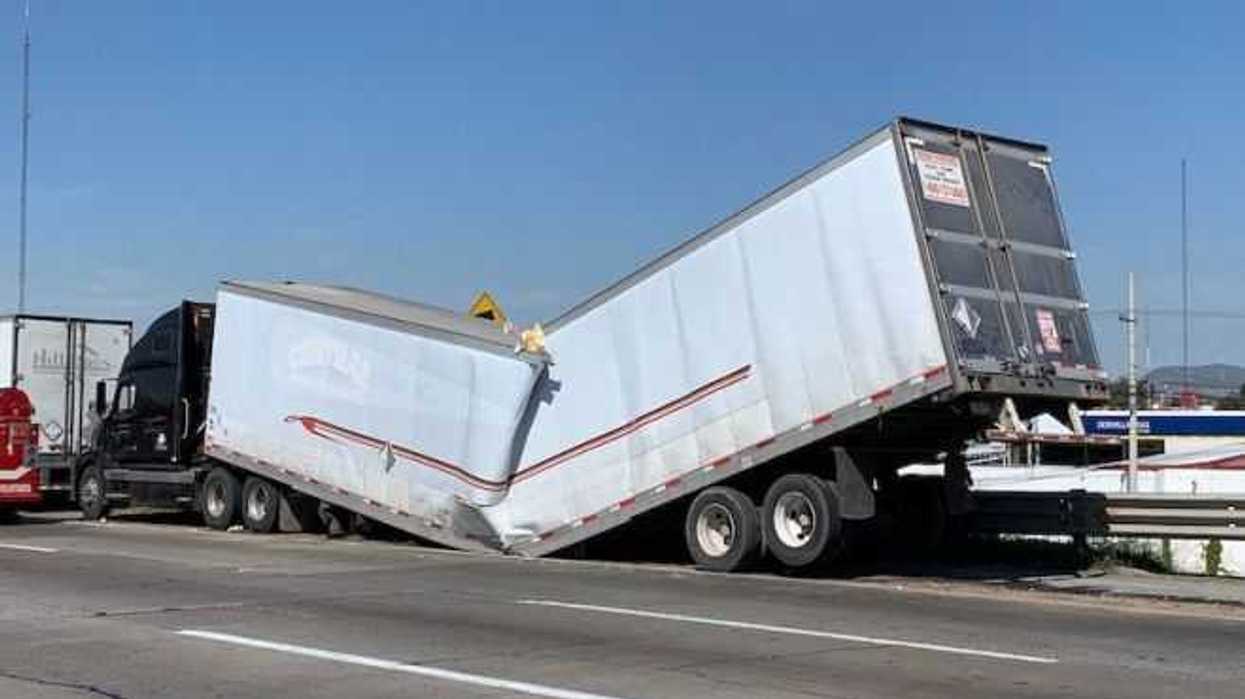 trailer-terminal-autobuses3