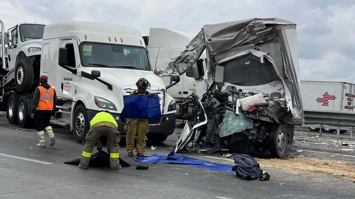 Trailero queda atrapado durante accidente en la México Querétaro.