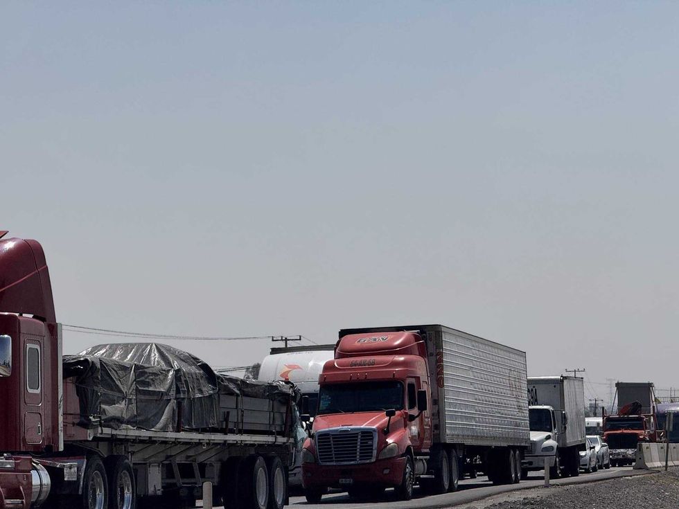 Tramo de la carretera federal 57 entre El Colorado y Con\u00edn en obra desde junio de 2025 con ampliaci\u00f3n de tres a cuatro carriles en Quer\u00e9taro