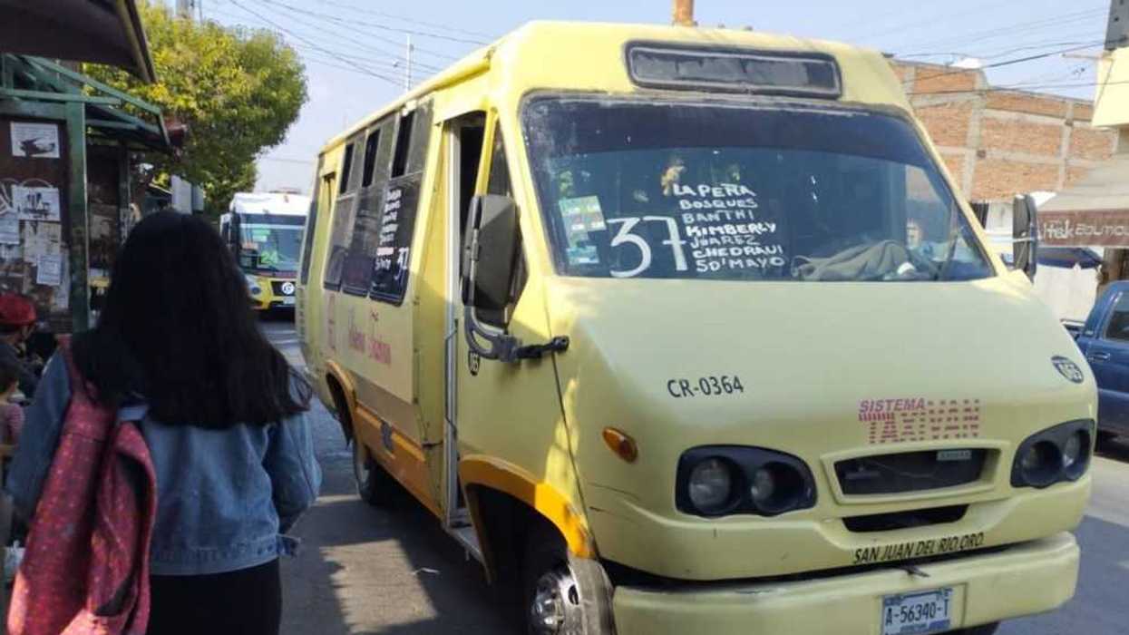 Transporte insuficiente en ruta de Rancho Banthi, en San Juan del Río.
