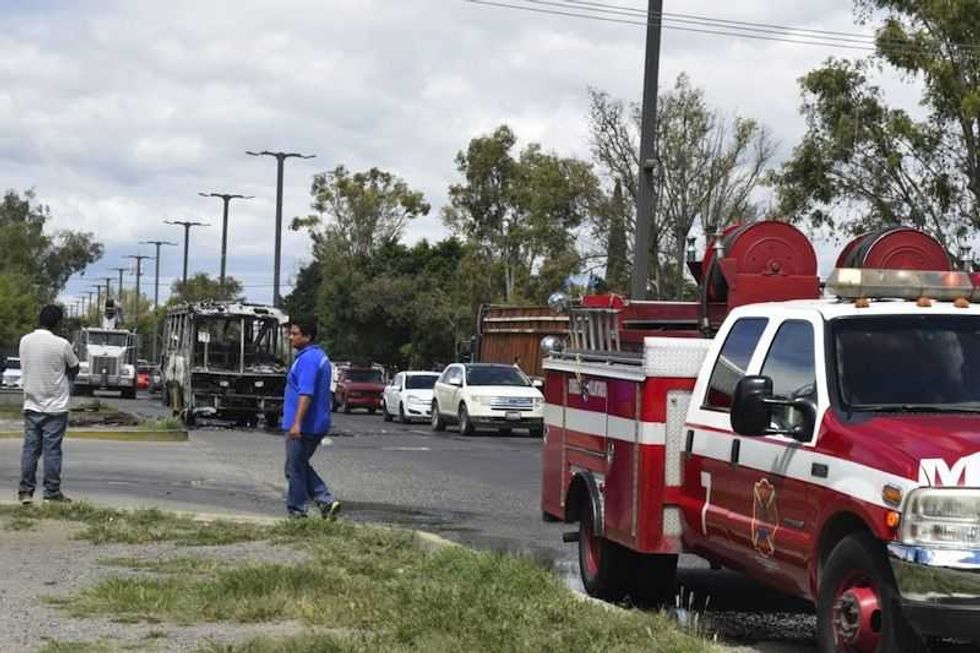 transporte publico devorado por incendio en san juan del rio3