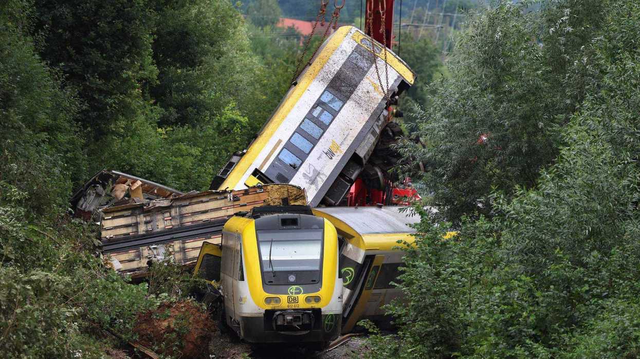 Tres muertos en el descarrilamiento de un tren en Alemania. AFP.
