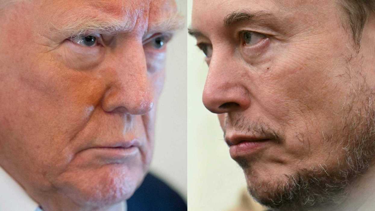 Trump baraja deshacerse de su Tesla tras polémica con Musk. AFP.