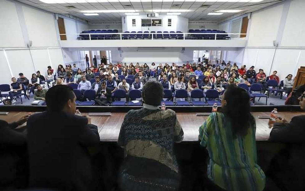 uaq ofrece simposio de envenenamientos por animales de ponzona1