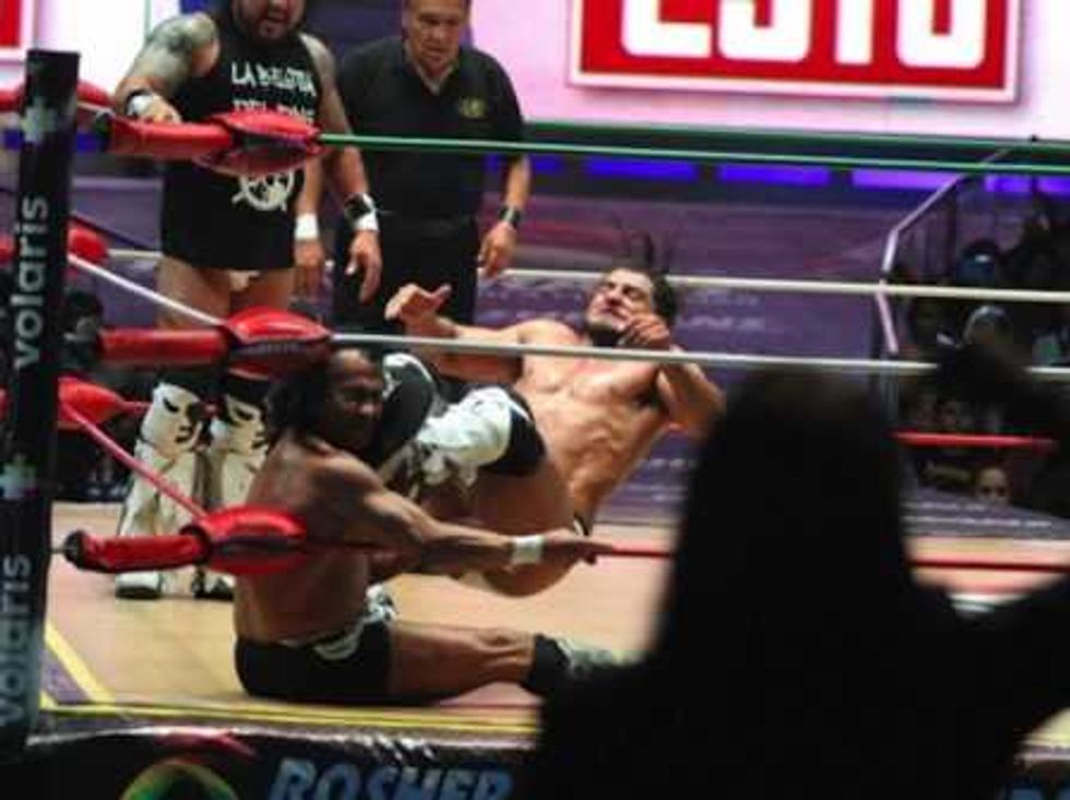ultimo guerrero y sanson ganan primera fase