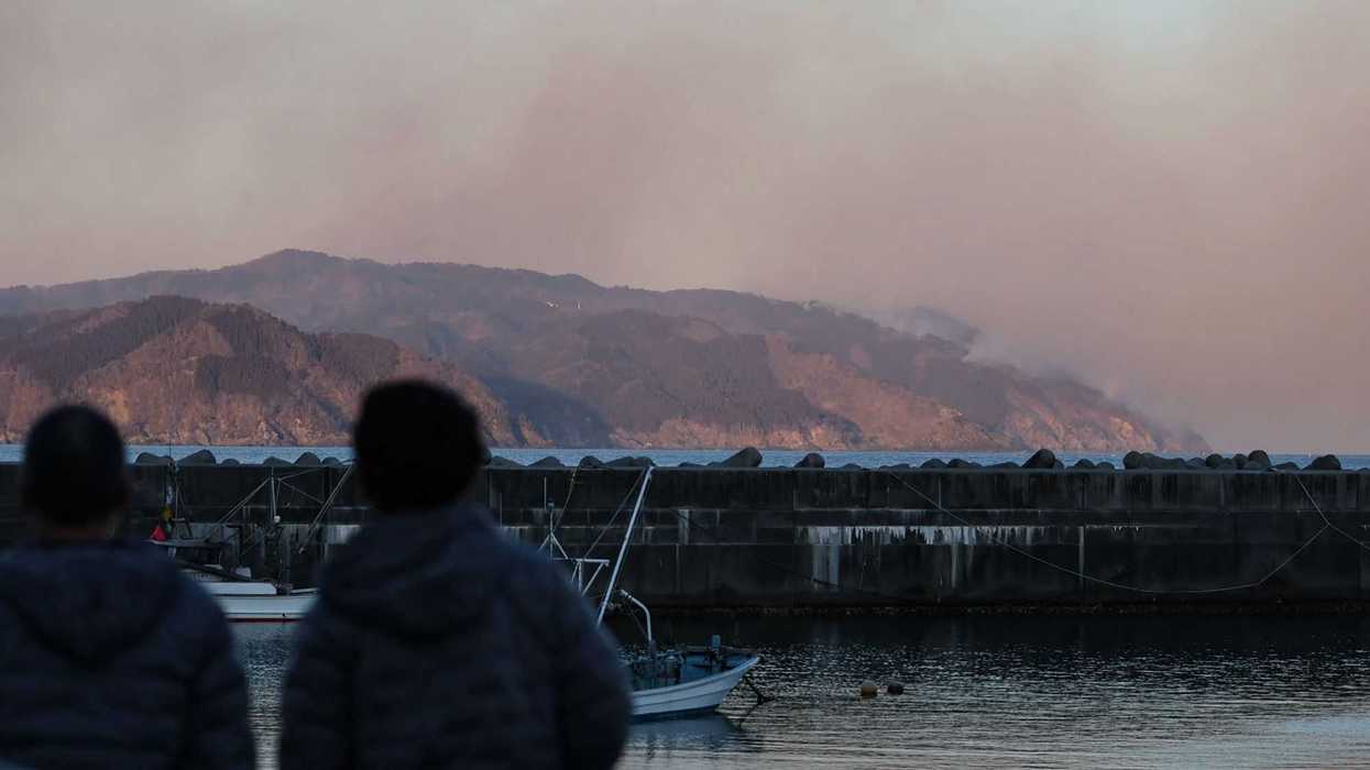 Un muerto y cientos de evacuados por incendio en el norte de Japón. AFP.