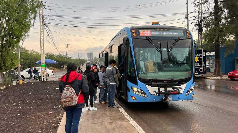 Unidades Qrobus Exprés reducirán 50% las paradas para beneficiar a 28 mil usuarios diarios del transporte público.