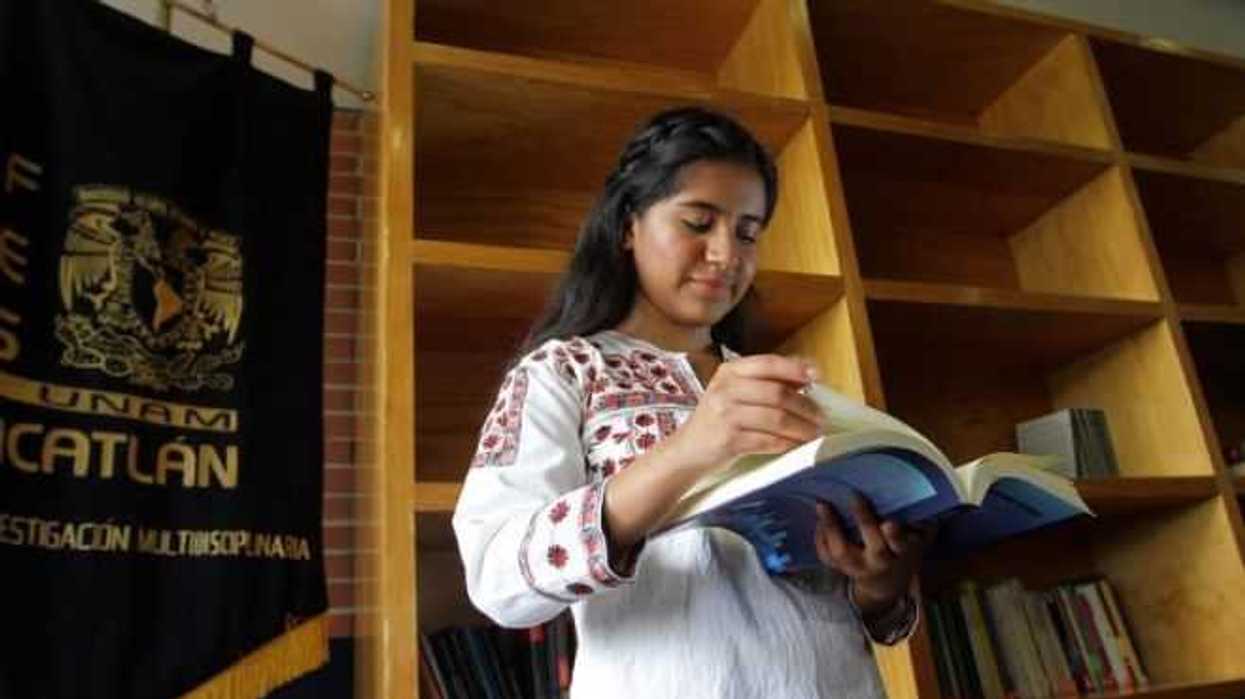 universitaria-recolecta-libros-y-esta-por-inaugurar-biblioteca-en-oaxaca