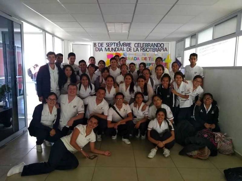 upsrj realizo tercera jornada de terapia fisica en queretaro