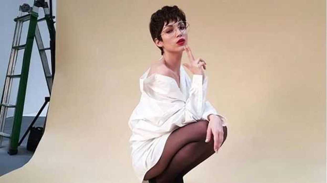 ursula-corbero-supera-el-millon-de-likes-con-su-ultimo-posado-en-topless