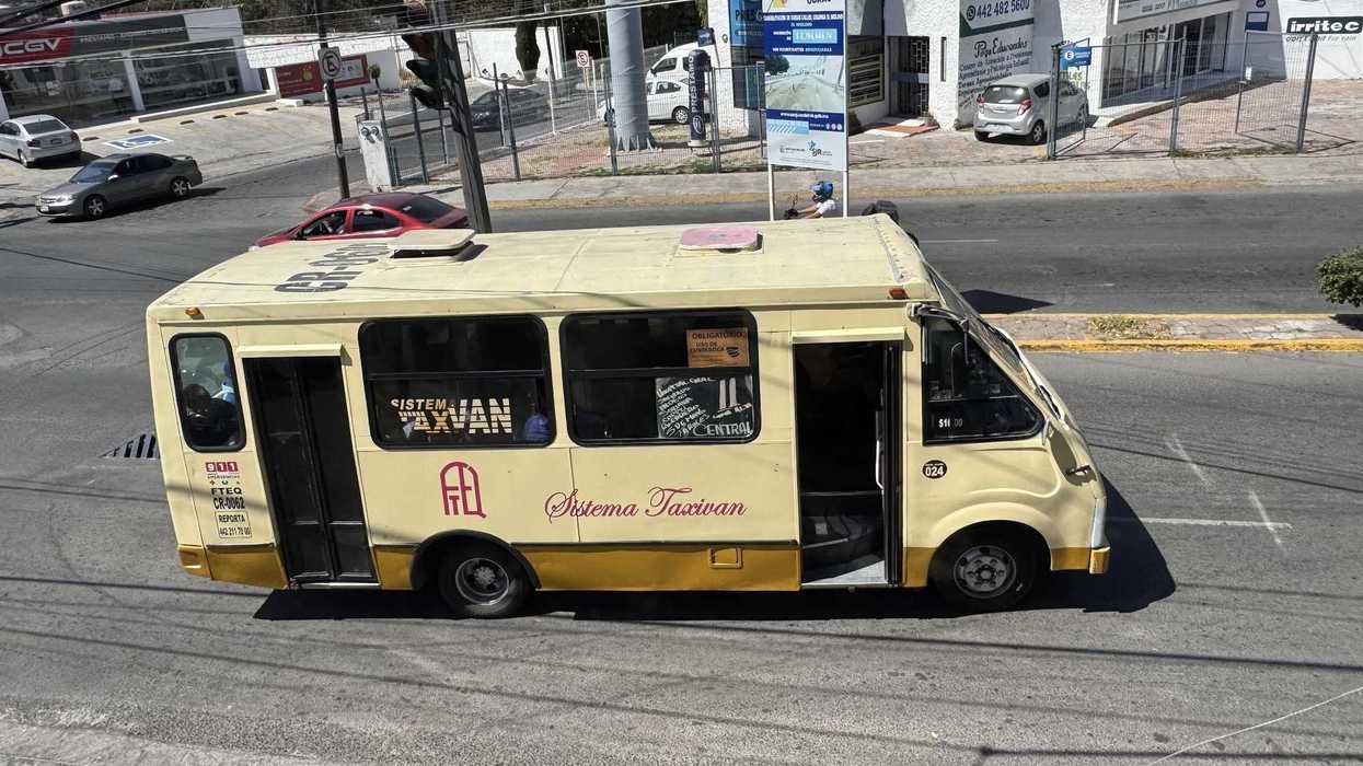 Usuarios de transporte público en San Juan del Río beneficiados por el programa Tarifa Unidas con viajes de dos pesos