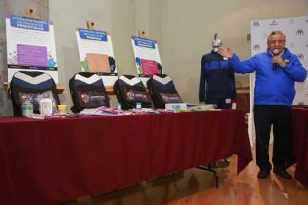 utiles-escolares-gratuitos-en-queretaro-05