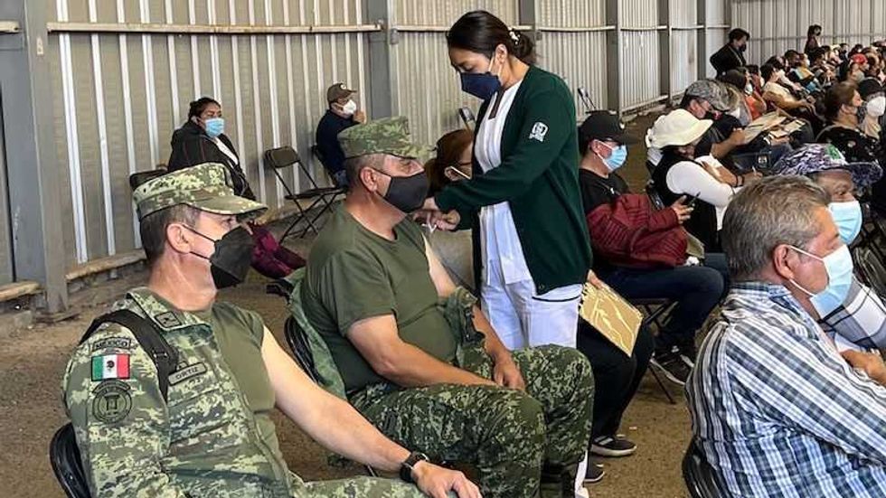 vacunacion refuerzo sjr3