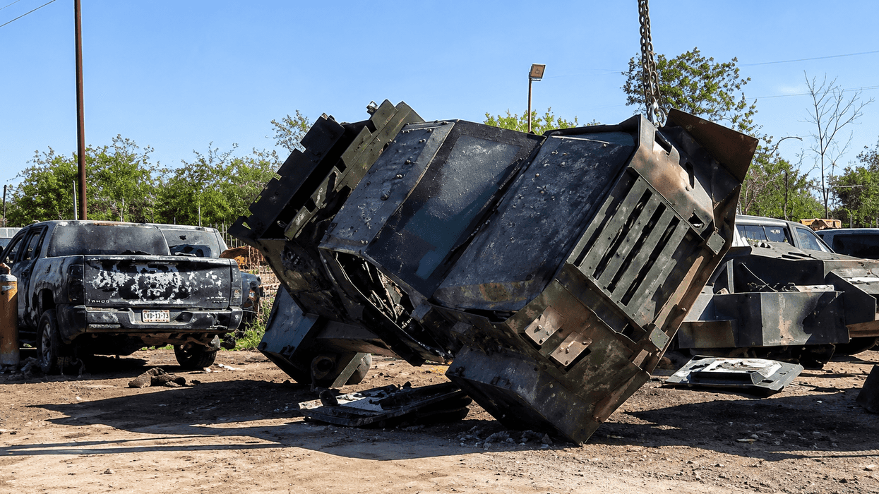 Vehículo con blindaje artesanal "monstruo" destruido por la FGR en Reynosa, Tamaulipas