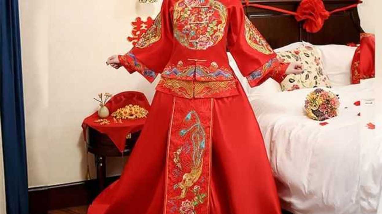 vestidos-tradicionales-chinos-desfilan-en-mongolia