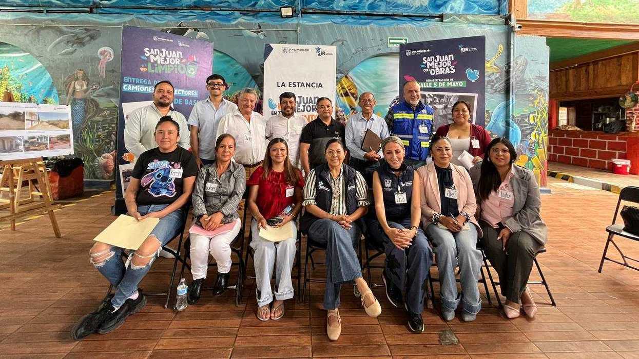 Vialidad recién reencarpetada en el acceso a la comunidad de La Estancia, en San Juan del Río, con 7 metros de ancho.