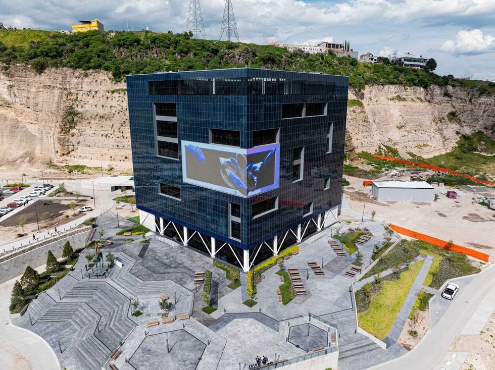 Vista a\u00e9rea del edificio del Centro BLOQUE de Innovaci\u00f3n y Tecnolog\u00eda Creativa en Quer\u00e9taro