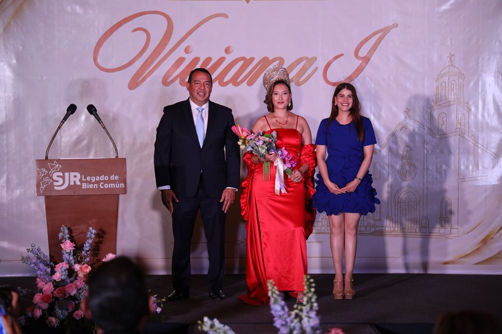 Viviana Landeras Cort\u00e9s es presentada como reina de la Feria San Juan del R\u00edo 2026 en el Portal del Diezmo