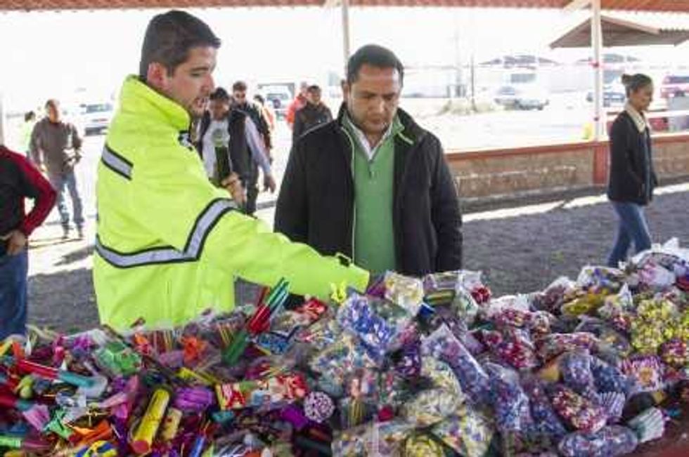 VJ_FABIAN_PINEDA_PIROTECNIA_PROTECCION_CIVIL_BOMBEROS__1