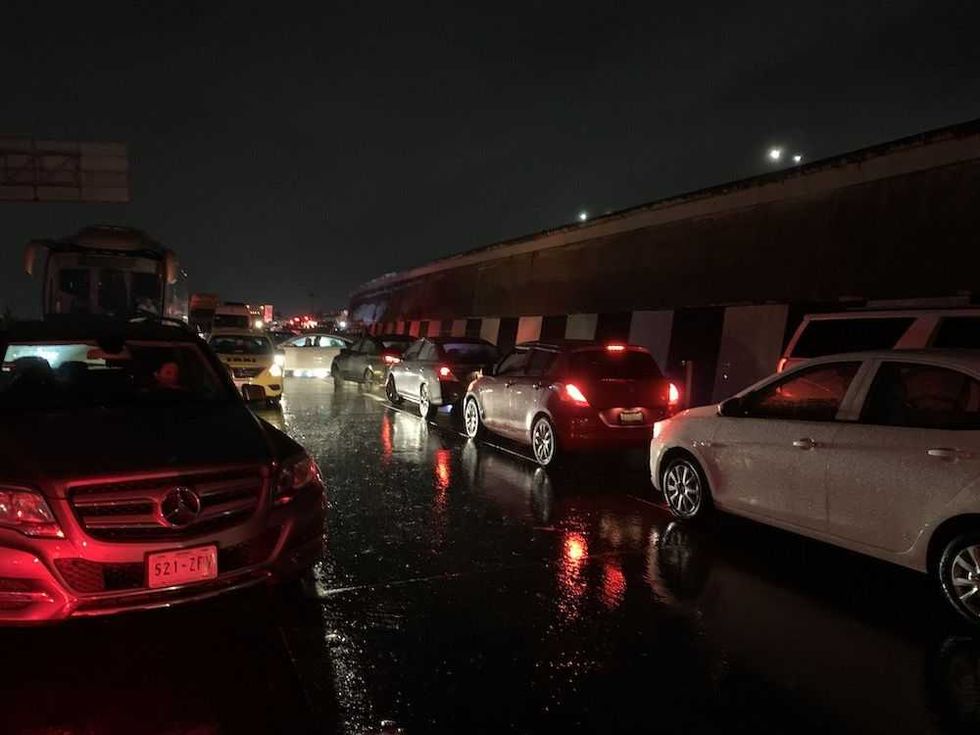 volcadura pipa autopista mexico queretaro 5