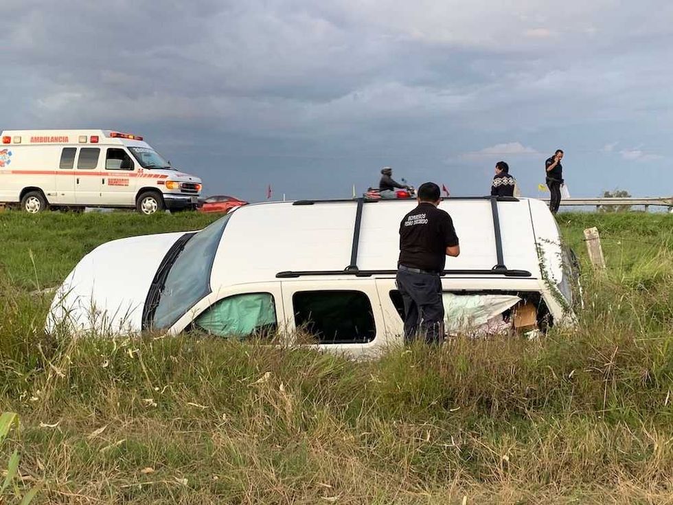 volcadura suburban mexico queretaro 6