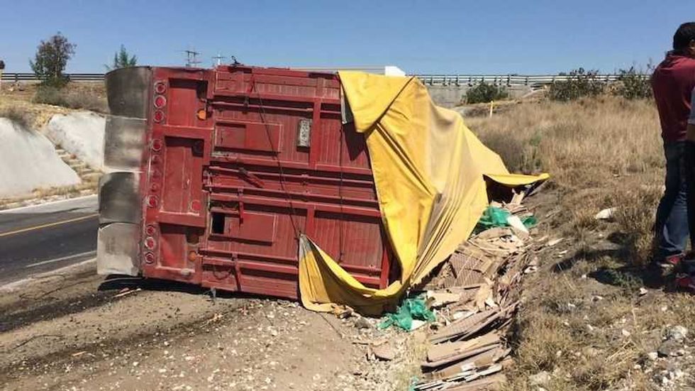 volcadura trailer pachuca 2