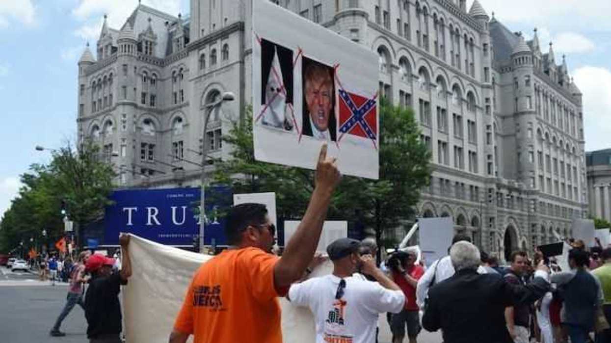 Votantes en EUA se oponen a plan de Trump de construir muro