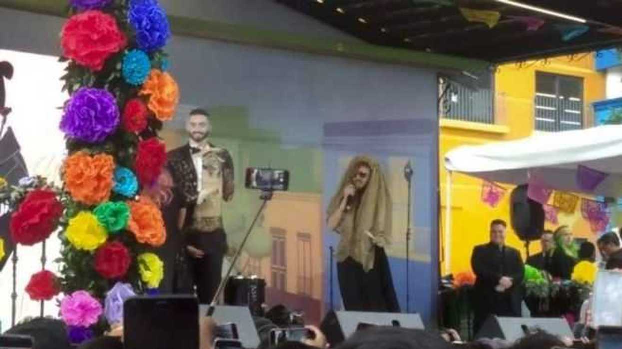 youtuber-se-casa-con-maluma-en-la-feria-de-chapultepec