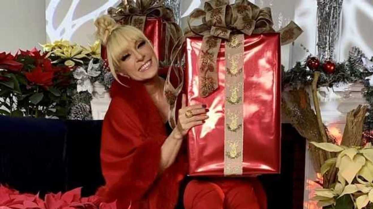 yuri-camina-por-los-escenarios-cargando-el-exito