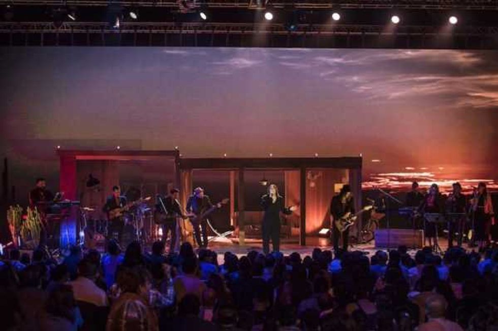yuridia intimida a pepe aguilar en escenario 1