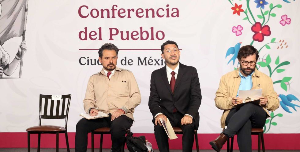 Zo\u00e9 Robledo, director del IMSS, durante la conferencia matutina en Palacio Nacional donde present\u00f3 proyectos de cirug\u00eda rob\u00f3tica.